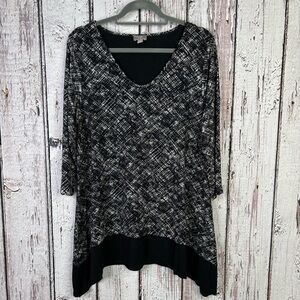 J. Jill Wearever Collection Stretch Large Shark‎ Bite Hem Black White Tunic Top